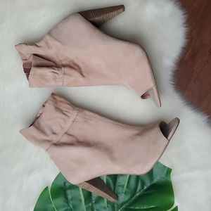 Vince Camuto Suede Booties Size 10